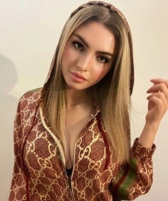Великолепная и опытная, я создам для тебя незабываемую атмосферу нашей встречи. Я знаю, как доставить тебе безумное блаженство и удовлетворить даже самые сокровенные фантазии. 💋
Мои услуги широки и разнообразны: классический секс, оральные ласки, ролевые игры и многое другое. У меня есть прекрасный выбор игрушек, чтобы придать нашим утехам особую остроту. Забудь обо всех проблемах и погрузись в мир страсти и наслаждения со мной. 😈
Я прекрасно осознаю свою ценность и поэтому гарантирую анонимность и конфиденциальность. Я профессионалка в своем деле и делаю все, чтобы тебе хотелось вернуться ко мне снова и снова. 💕
Отзывы о моей работе только положительные - мои довольные клиенты всегда возвращаются ко мне за новыми ощущениями и незабываемыми моментами. 🥰
Я живу в Москве, и готова встретиться с тобой в моей уютной квартире или приехать к тебе, чтобы превратить нашу встречу в неожиданное искушение. Я гарантирую тебе настоящий райский опыт и комфортный отдых, чтобы все твои мечты сбылись. 😘
В моем фотоальбоме ты найдешь множество соблазнительных фотографий, которые подчеркнут мою красоту и женственность. Уверен, они заставят тебя сразу же хотеть встретиться со мной. 📸
Не упускай свой шанс испытать неземное наслаждение в компании сексуальной и опытной леди. Обратись ко мне сегодня, и ты не пожалеешь о своем выборе. 💖 Дарья
